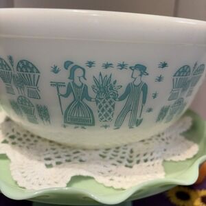 RARE Pyrex 403 LADY ON THE LEFT Amish Butterprint VTG Nesting Bowl Blue White